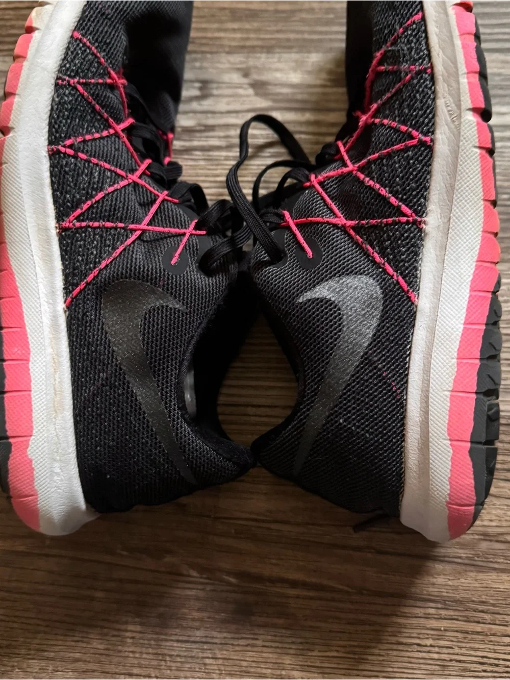 Nike Flex Black Athletic Sneakers with Pink Accent Lacing Size 7.5